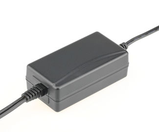 Goede prijs. Adapter van de 60 Watts de Universele Reis Draagbare de Reisadapter van de 12 - 24 Voltdesktop online